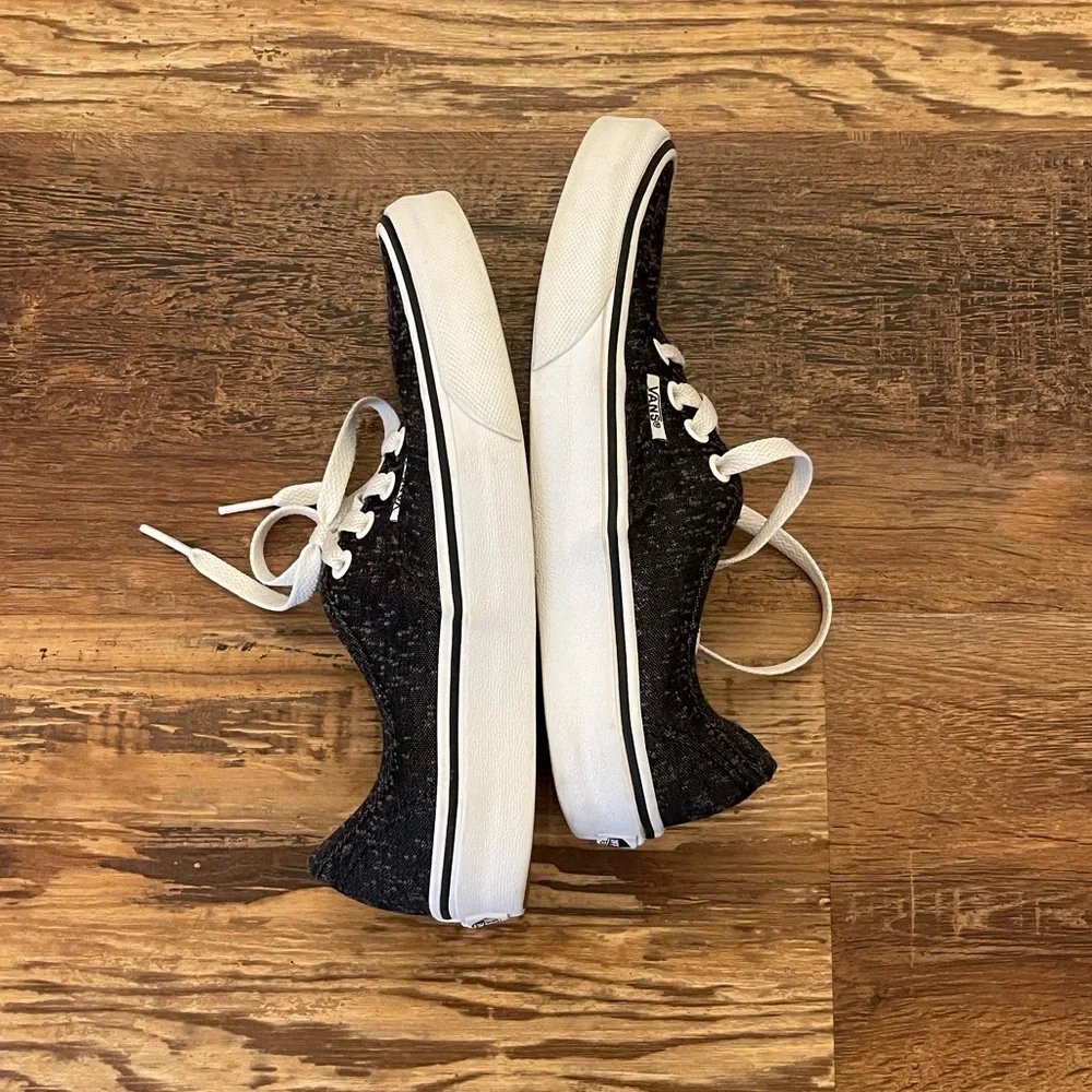 Vans | Authentic Classic Low Top Sneakers